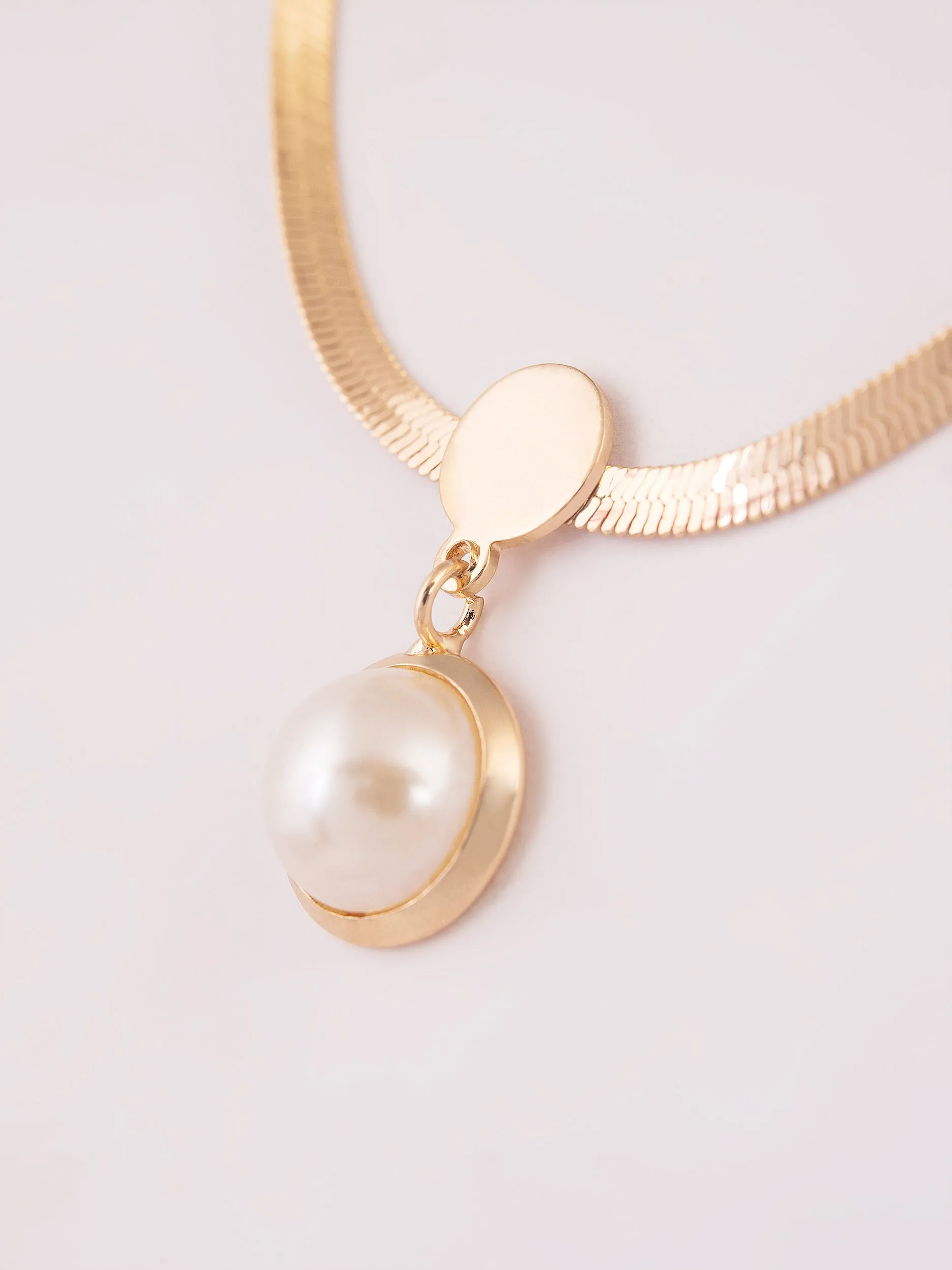 Classic Golden Necklace