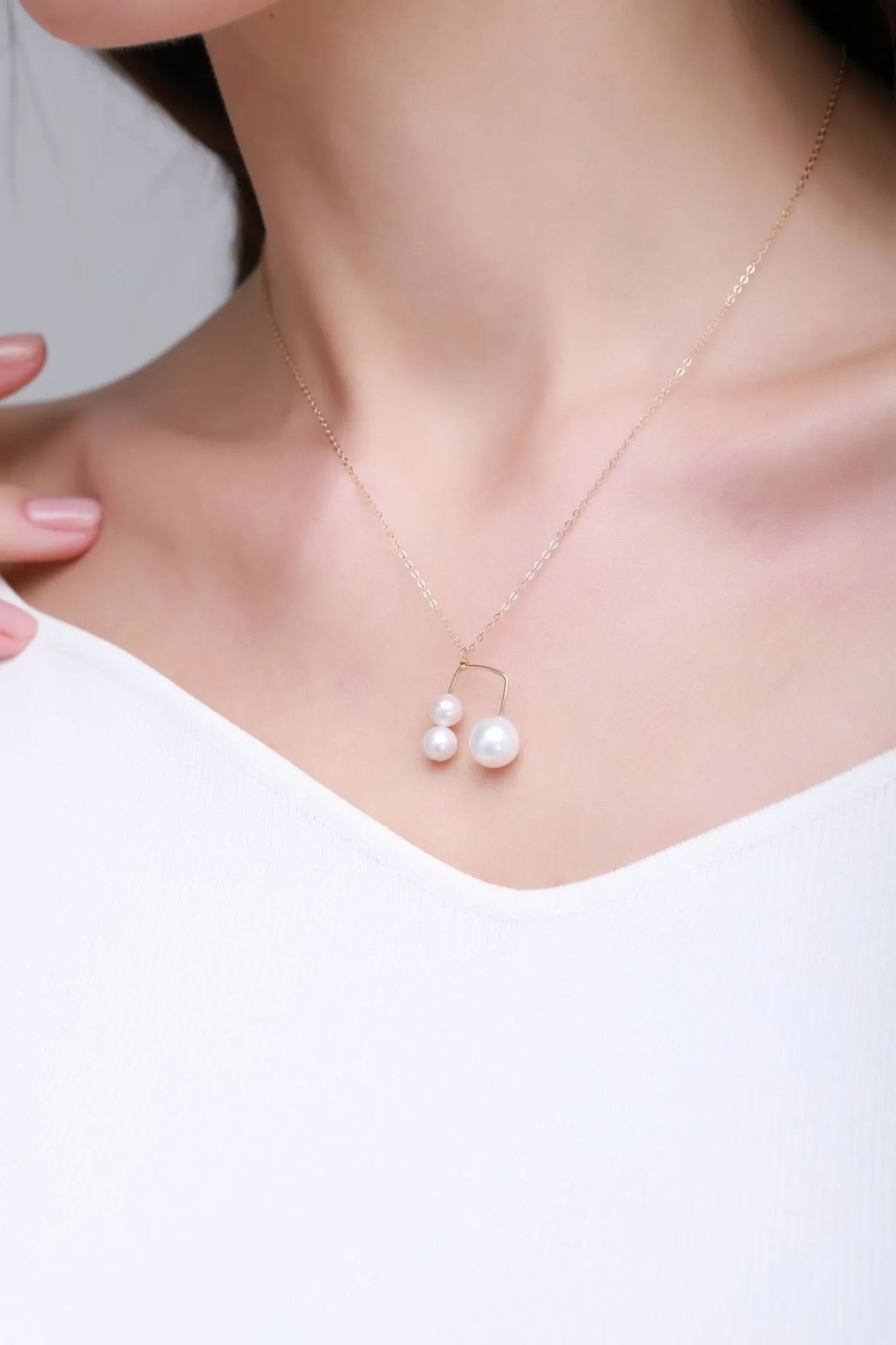 Embellished Series Triple Bead Inverted U Pendant Necklace