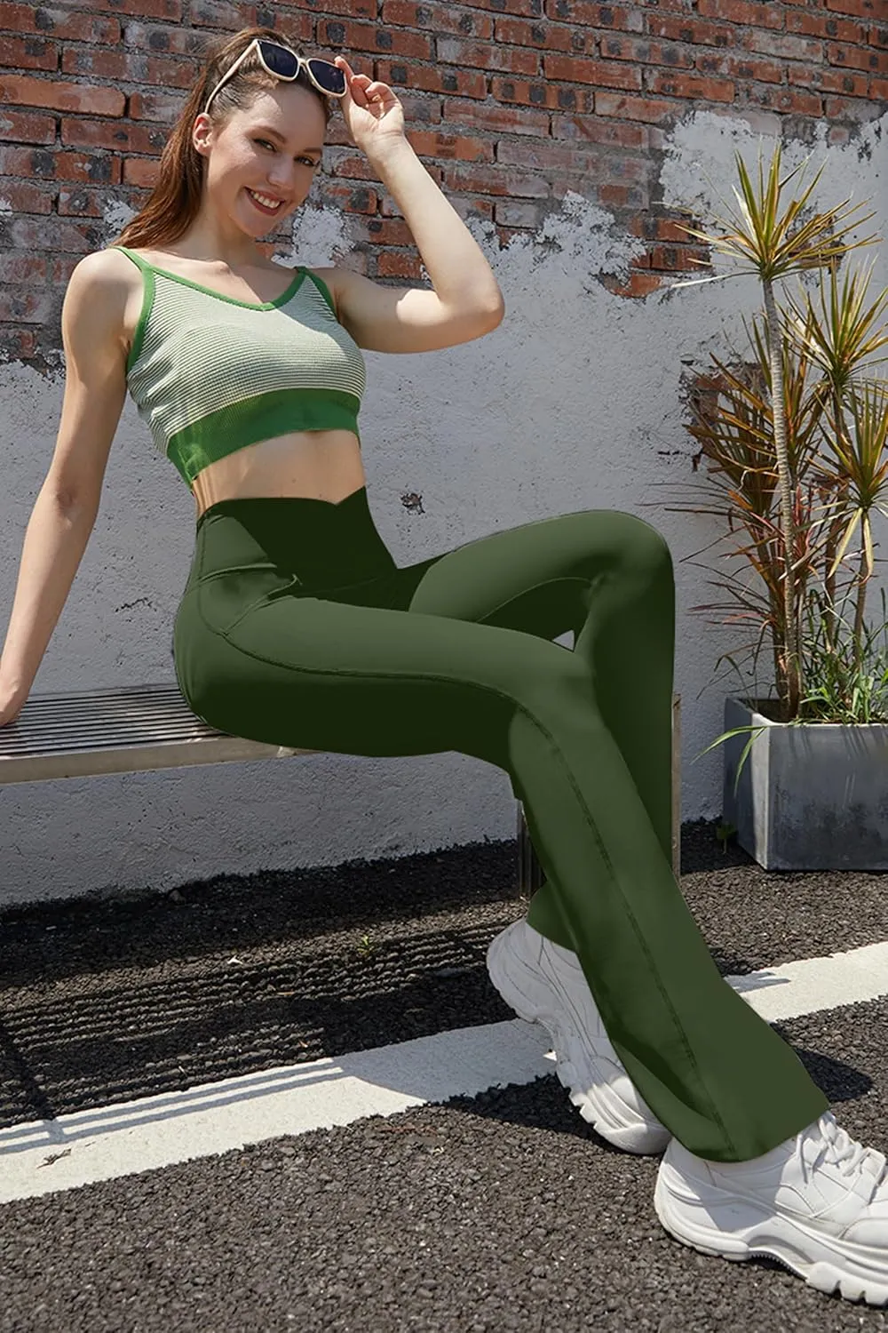 Flare Leggings for Women Yoga Pants with Pockets High Waisted Crossover Flare Leggings Bootcut Casual Yoga Pants