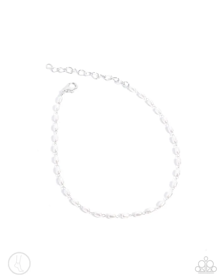 Paparazzi Bracelet ~ Pearl Purpose - White