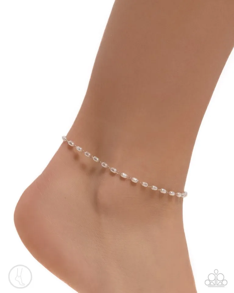 Paparazzi Bracelet ~ Pearl Purpose - White