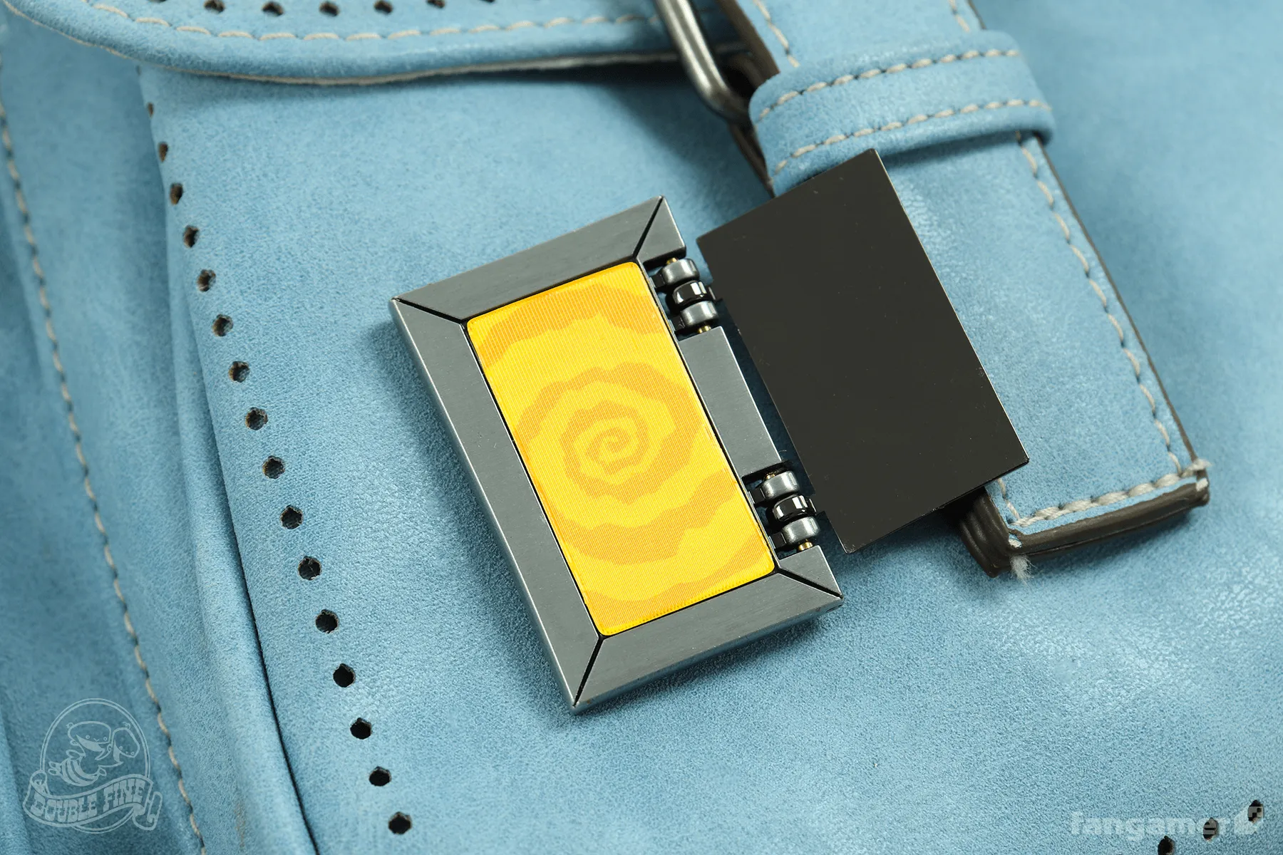 Psycho-Portal Hinged Lenticular Pin
